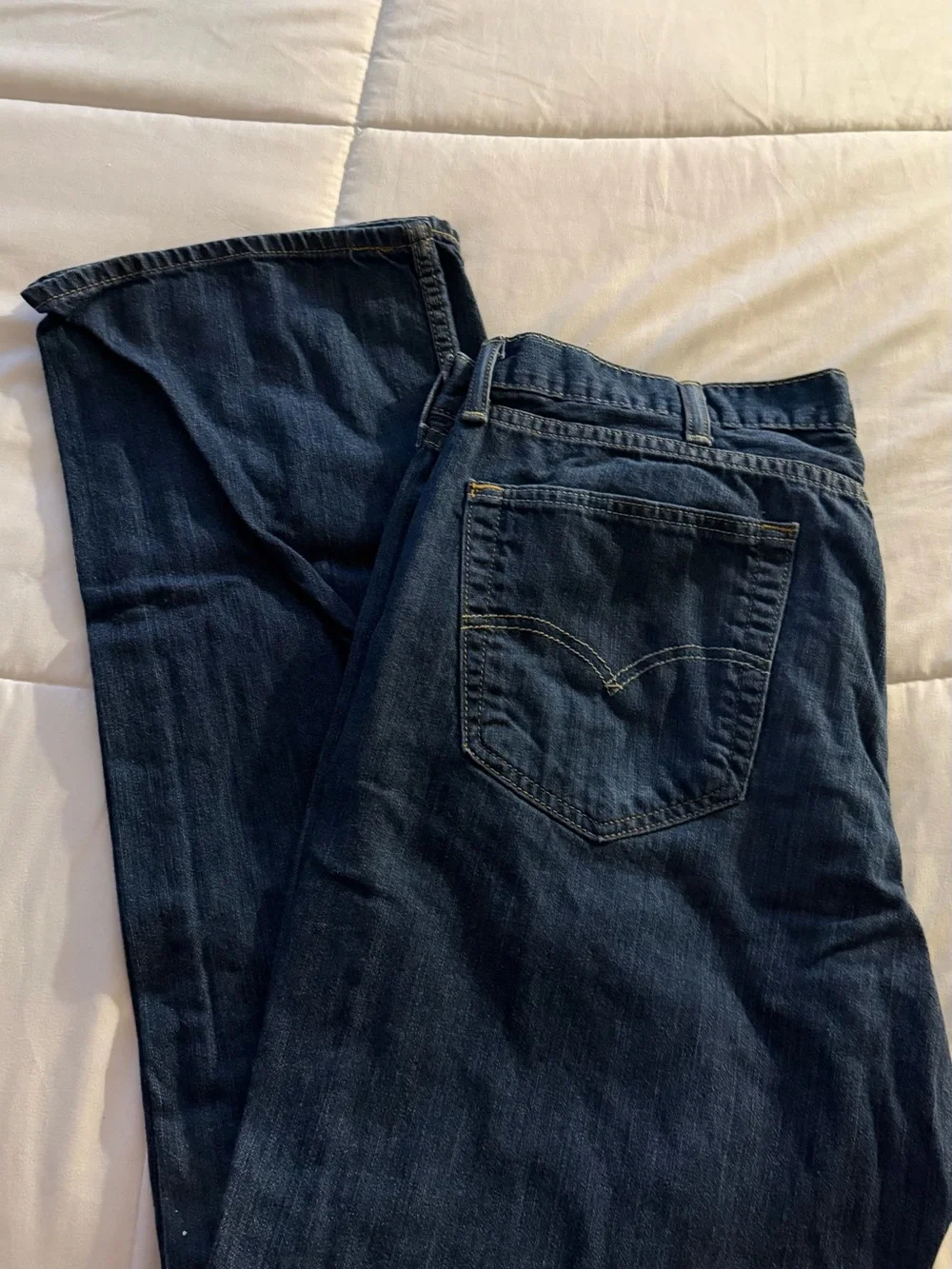 Levi's Men's Relaxed Dark Blue Denim Jeans